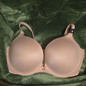 Nude - Victoria's Secret Body By VICTORIA pushup Bra with Smooth Molded Cups